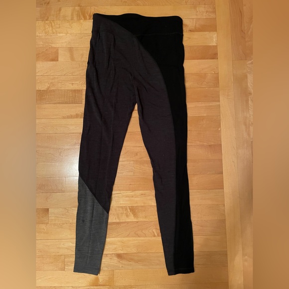 Smartwool Women’s Base Layer Leggings, size Medium - Picture 2 of 7